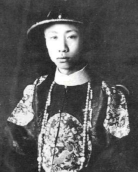 溥仪第一次婚礼收了多少份子钱？溥仪的面子有多大？