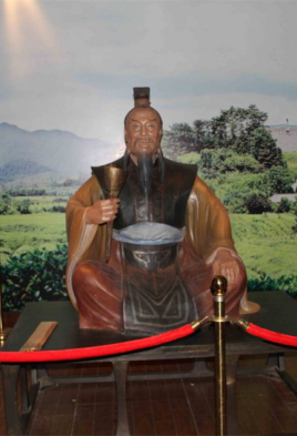 越王允常执政期间有哪些成就？他扩大了越国版图