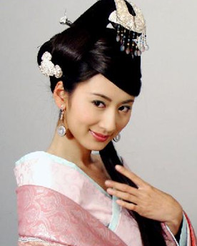 赵飞燕宠冠后宫，她妹妹赵合德是怎么争宠的？