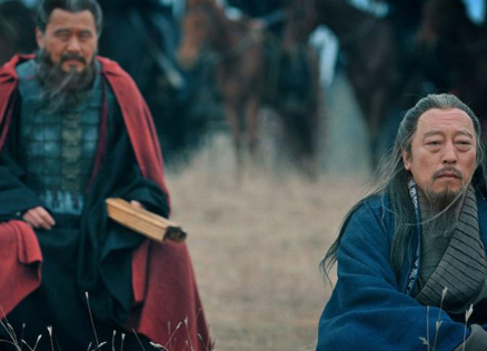 隐忍者的棋局：司马懿为何押注看似平庸的曹丕？