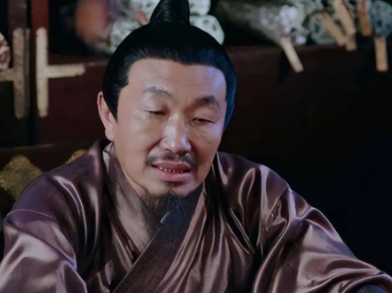 朱博：多重身份交织下的历史印记