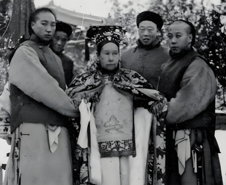 深宫权谋：慈禧宠信李莲英的隐秘逻辑