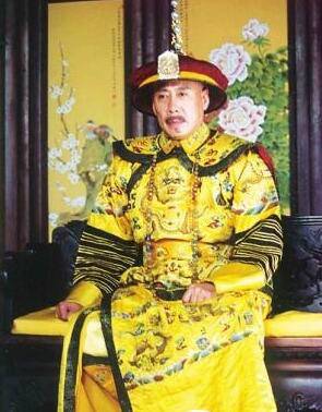 康熙晚年为何能从97个孙子中单单看中12岁的乾隆？