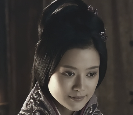 戚夫人受宠却未登后位：权力天平下的必然结局