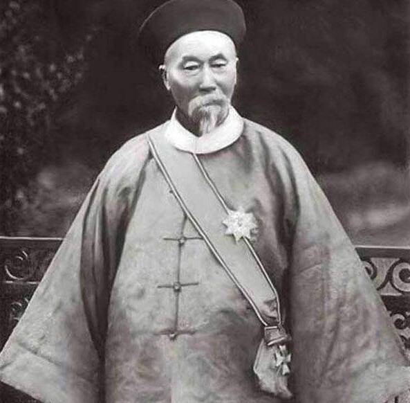 李鸿章功过是非该怎么评价 他是近代史上最具争议的人物