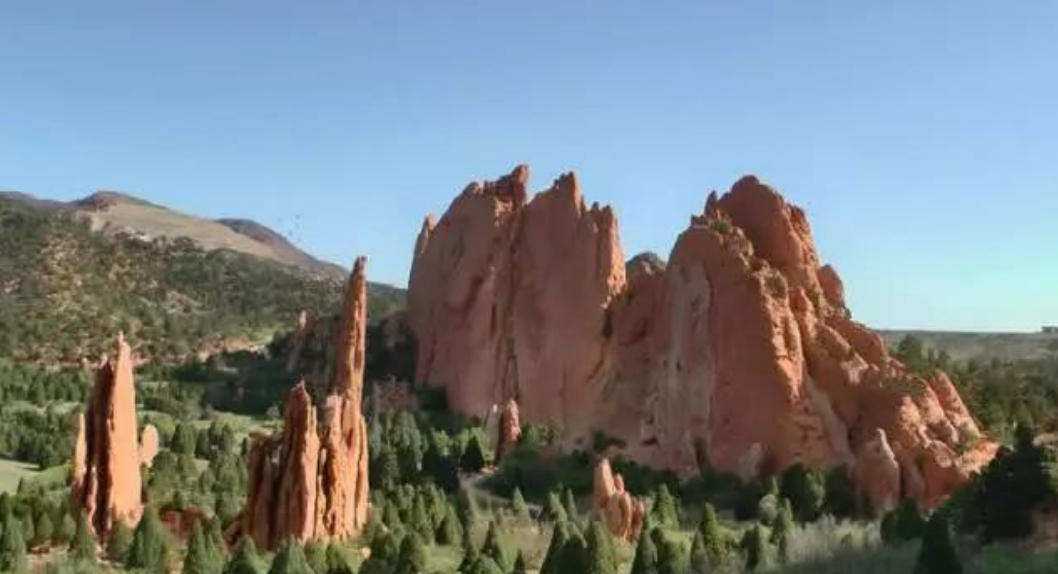 空谷白驹指代表什么生肖，成语最佳释义解析