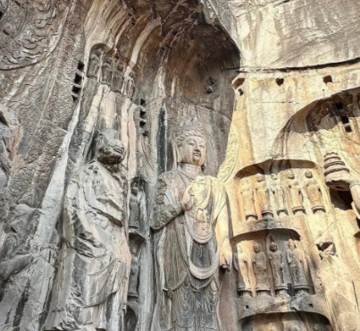 凿山为愿：龙门石窟多代营建背后的皇室祈福密码