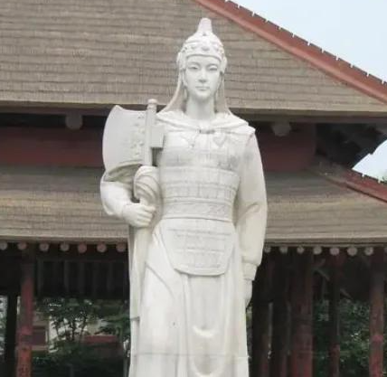 巾帼擎旗，剑指八荒：妇好铁血铸就的商代传奇
